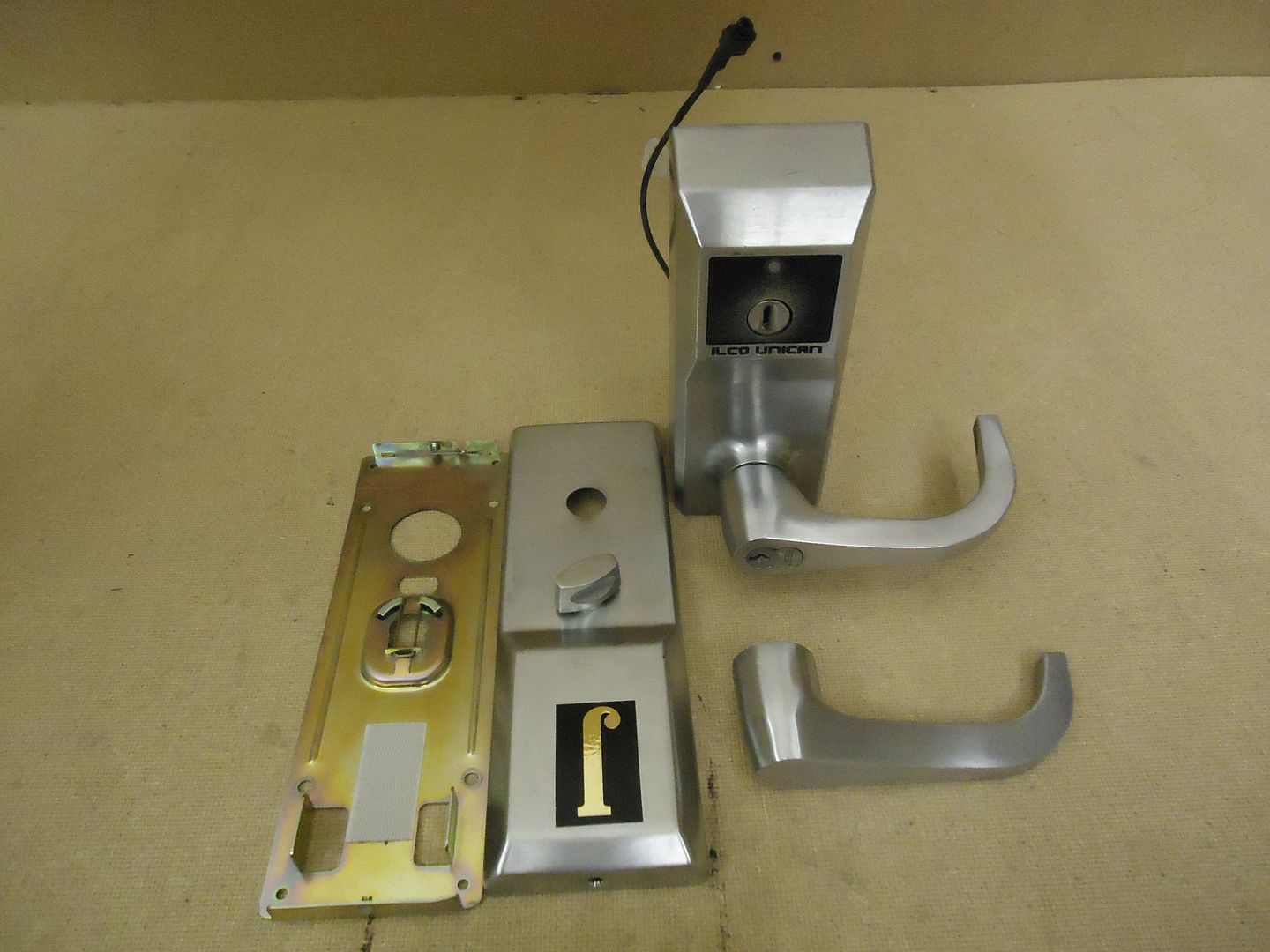 Ilco Unican Door Lock Satin Chrome Keyed 5459LBRI4626 eBay